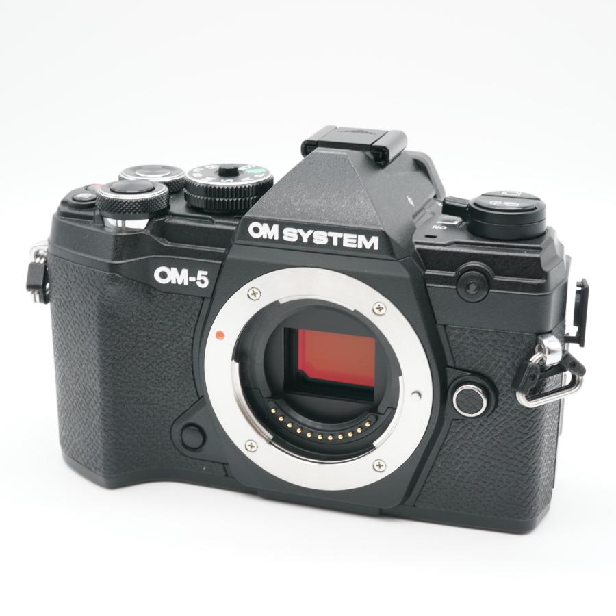 ほぼ新品 オリンパス OLYMPUS OM SYSTEM OM-5 ボディ S数3680回、あると嬉しい元箱（レンズキット）・バッテリー2個、純正ストラップ付！_1