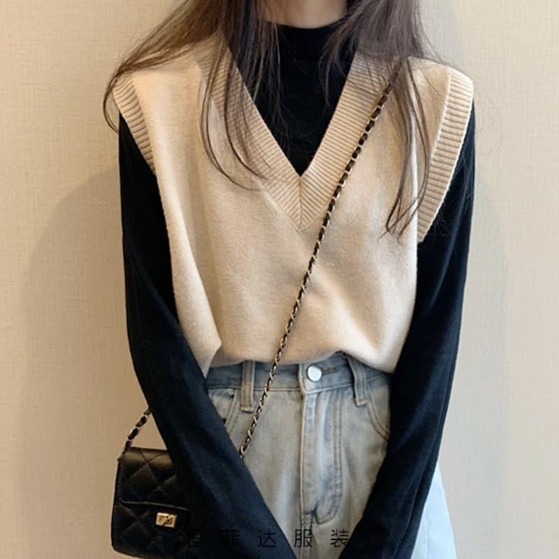 ニットベスト レディース コーデ 秋冬 Vネック 40代 50代 女性用 