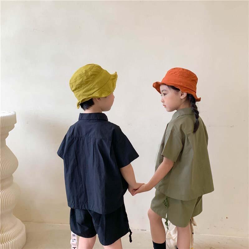 Sale 59 Off キッズ 子供 男の子 女の子 半袖 セット ショートパンツ 短パン 韓国子供服 おしゃれ かわいい カーキ ブラック ベーシックシャツセットアップ Su061 Simbcity Net