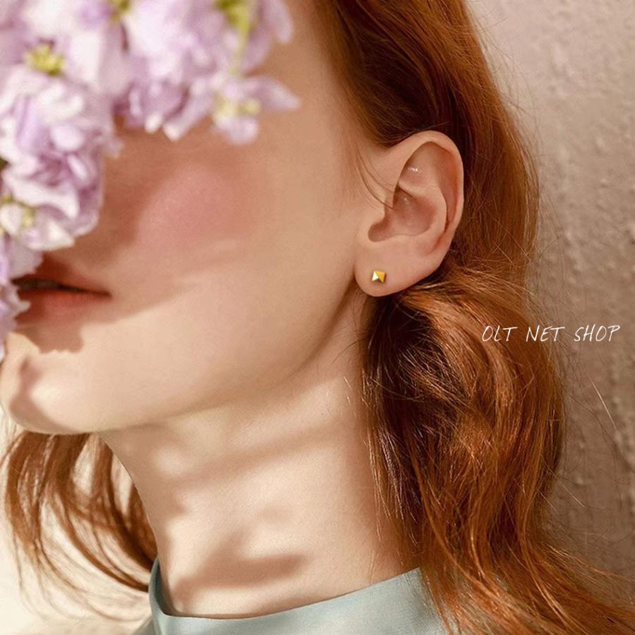 KOMI design14Kゴールドスタッドピアス 専用ケース付き 保証書あり KOMI design14Kゴールドスタッドピアス 専用ケース付き 保証書