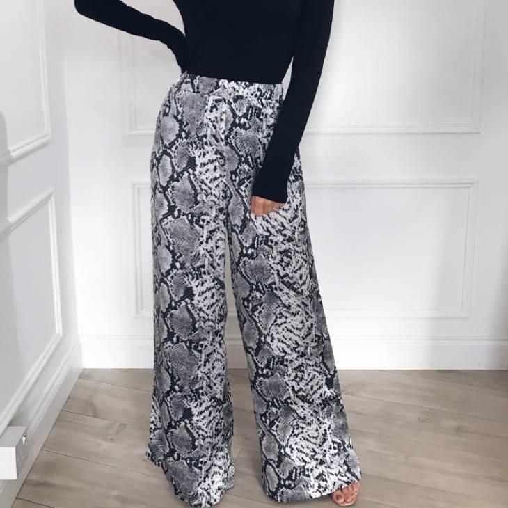 在庫処分 パイソン柄 蛇柄 ヒョウ柄 パンツ レディース アニマル柄 ボトムス シンプル 大人 ママ かわいい 夏物 カジュアル フェミニン おでかけ デート かわい Gtxi Olulu 通販 Yahoo ショッピング