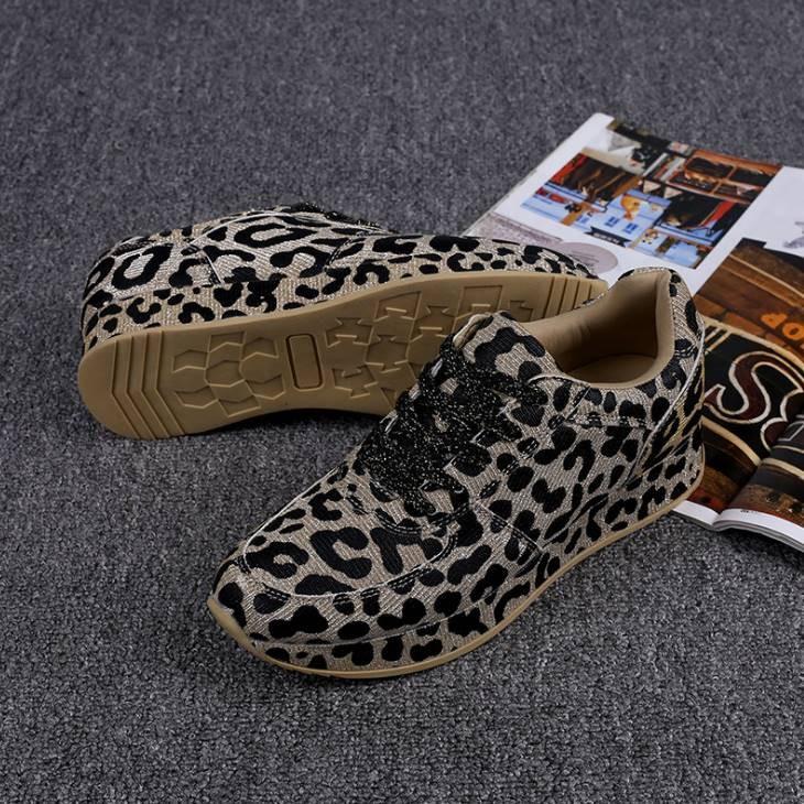 ヒョウ柄 スニーカー アニマル柄 レオパード 豹柄 運動靴 厚底 ラメ エレガント レディース レディースファッション カジュアル おしゃれ かわいい ママファッ Gub0 Olulu 通販 Yahoo ショッピング