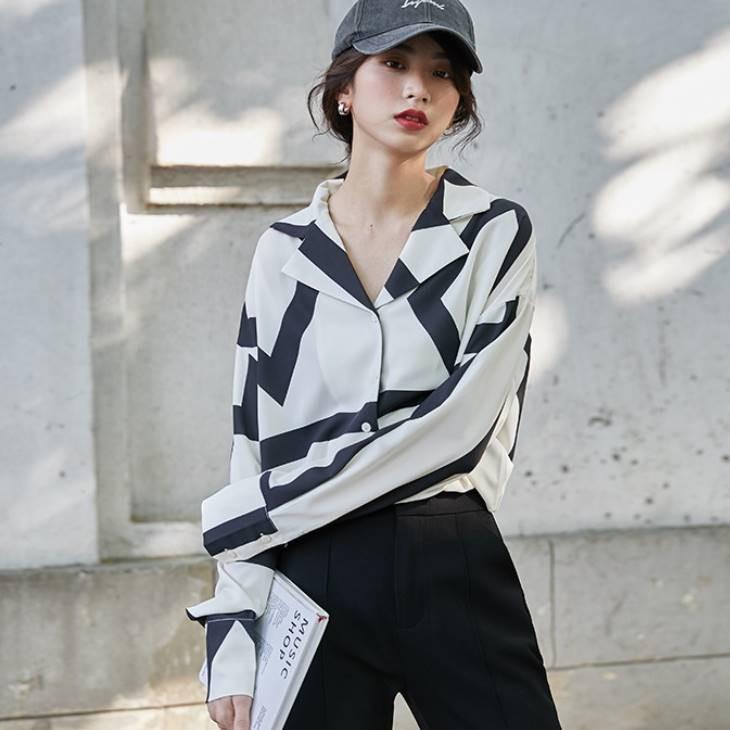 幾何学プリントブラウス レトロ柄 ライン柄 幾何学模様 長袖 ブラウス シャツ 着回し 大人カジュアル レディース レディースファッション カジュアル おしゃれ Guxd Olulu 通販 Yahoo ショッピング