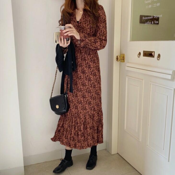 ワンピース 小花柄ワンピース 花柄 ワンピ ゆったりシルエット Vネック 裾フレア レトロ 着回し ミニマルコーデ シンプル ベーシック レディース レディースフ Gvn8 Olulu 通販 Yahoo ショッピング