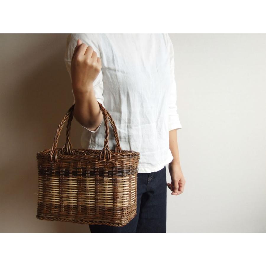 岩手県 あけび蔓細工 あけびかご 手提げかご ざる目編み グニ手 表面