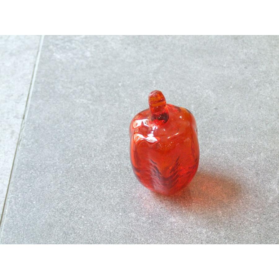 沖縄 奥原硝子製造所 琉球ガラス 民藝品 赤いガラスのピーマン 中 置物