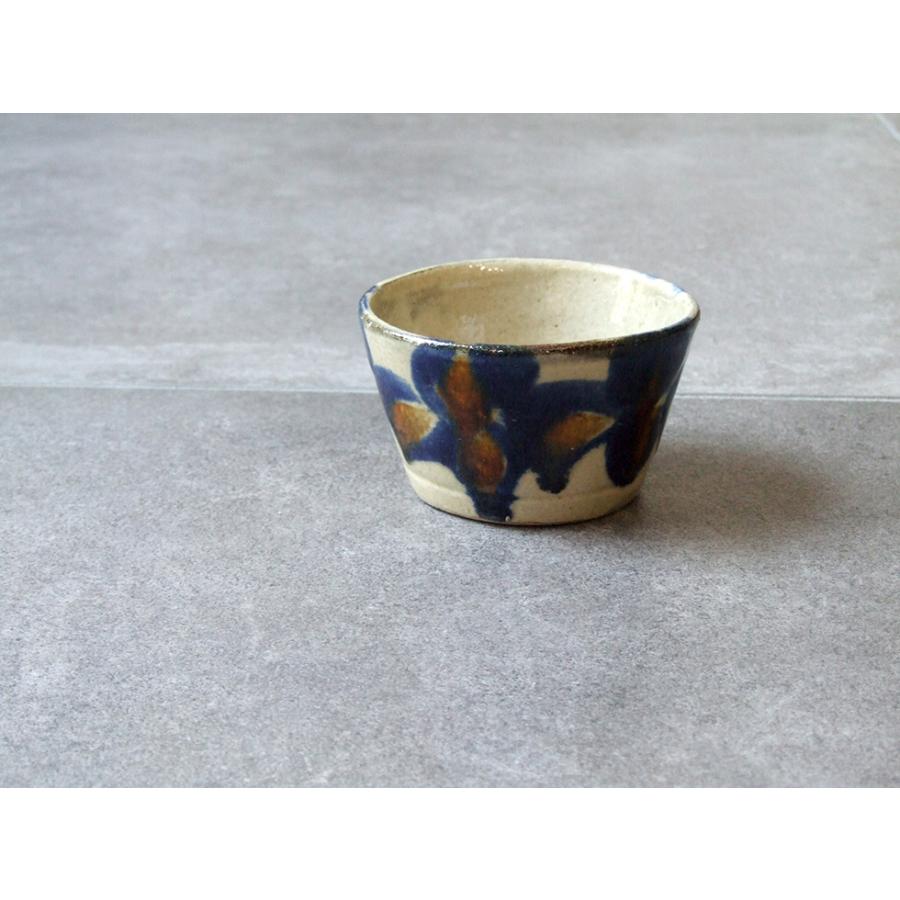 照屋窯　ビンシー　#59 やちむん 民藝 照屋窯 照屋佳信 そば猪口 コバルト 輪花 : おまめ
