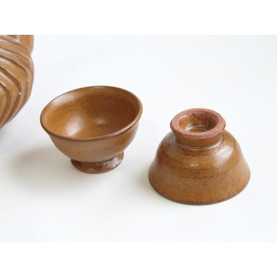やちむん 民藝 金城彩子 カラカラ(玉入り) お猪口2つセット 茶 しのぎ