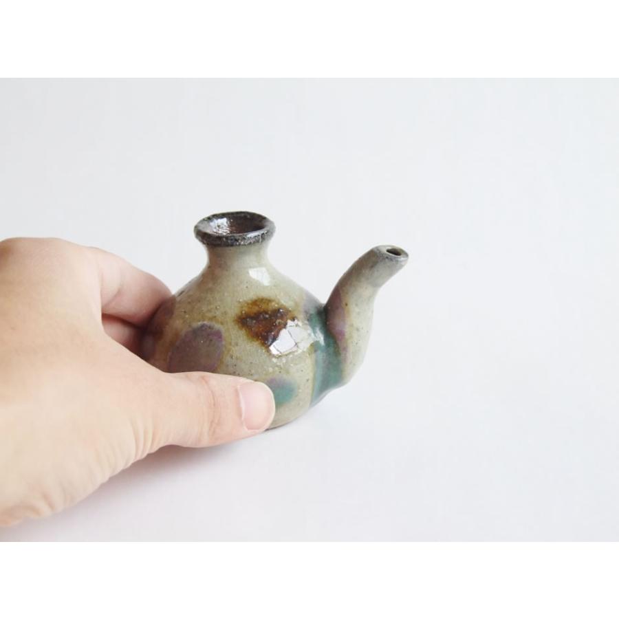 やちむん　照屋窯　角瓶（水滴型） やちむん 民藝 照屋窯 照屋佳信 水滴 カラカラ型1 : おまめ