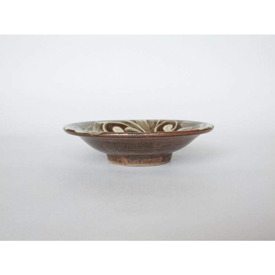 やちむん 民藝 読谷山焼 横田屋窯6寸皿 中皿 イッチン 花 : おまめ