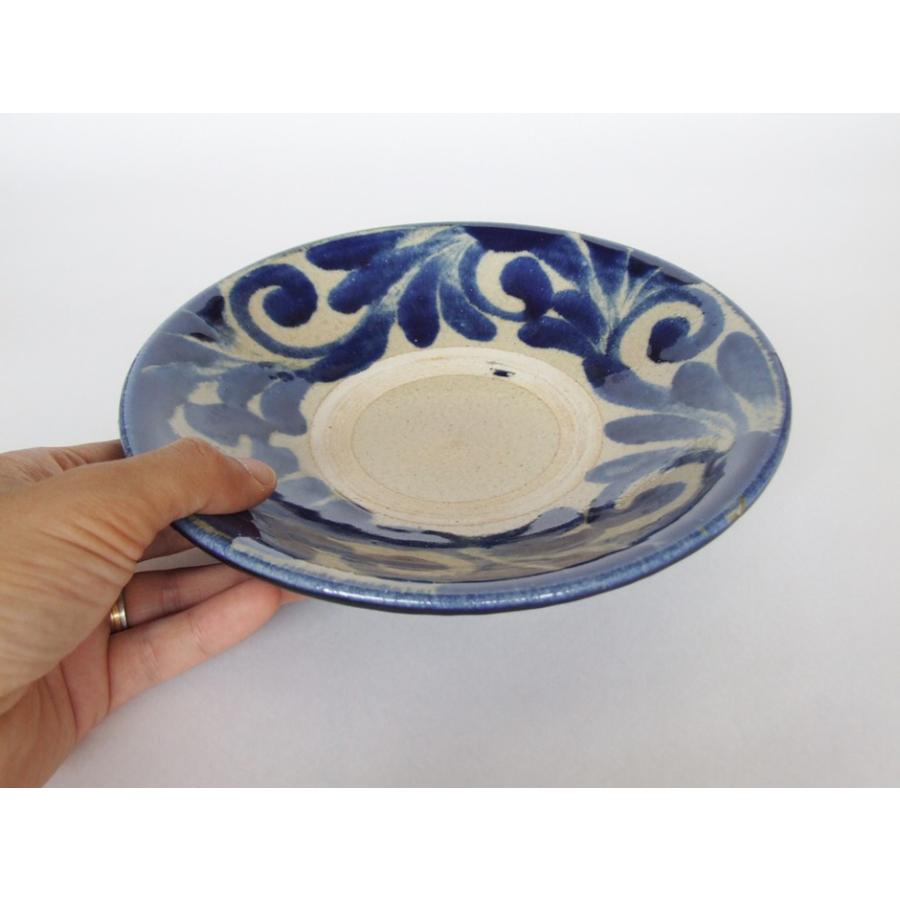 やちむん 民藝 読谷山焼 横田屋窯7寸皿 中皿 呉須唐草 : おまめ - 通販