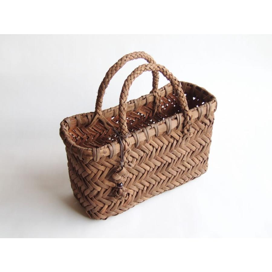 純国産 山葡萄かごバッグ 斜め網代編み チャーム付き : おまめ - 通販