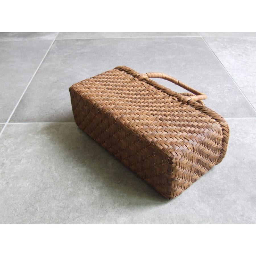 【希少!!横長タイプ】山葡萄網代バック 希少!!横長タイプ】山葡萄網代バック 山葡萄かごバッグ 細網代