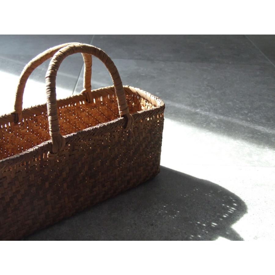 【希少!!横長タイプ】山葡萄網代バック 希少!!横長タイプ】山葡萄網代バック 山葡萄かごバッグ 細網代