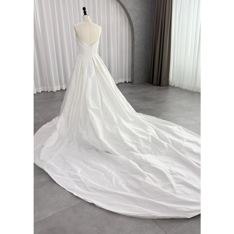 プロノビアス PRONOVIAS Haver ハーバー Aライン ウェディングドレス ホワイト