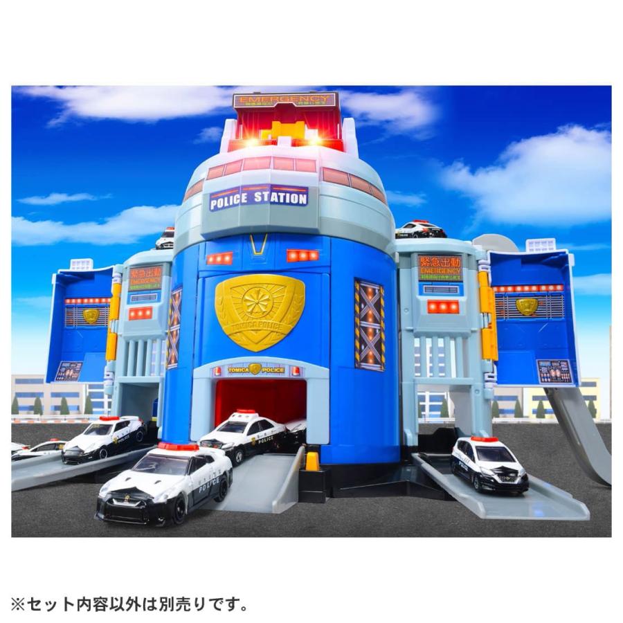 トミカ タカラトミー ぐるっと変形！DXポリスステーション
