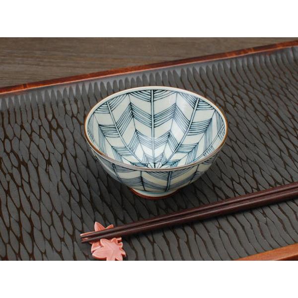 古染矢羽 深丸茶碗 / 食器 ご飯茶碗 飯碗 中平 染付 矢羽柄 美濃焼