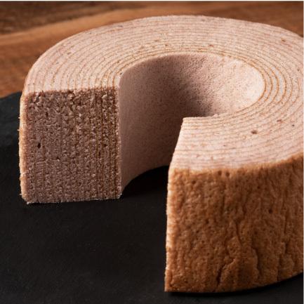 バウムクーヘンとベイクドチーズケーキの詰合せ 青森県のカシスバウムとスプーンで食べるりんごのチーズケーキ おもてなしギフト おもてなしギフトショップ 通販 Paypayモール