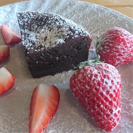 ショコラケーキ 横須賀津久井浜のカフェ＆レストラン ブルームーンの笑顔を運ぶショコラケーキ |  | 03