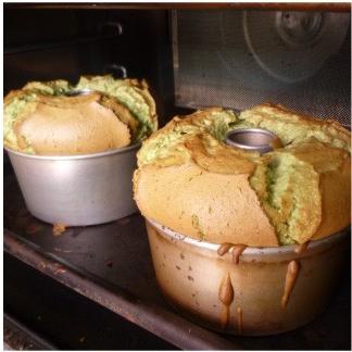 おもてなしギフト シフォンケーキ ママの優しさを伝える横須賀シフォン 定番バニラシフォンと選べるシフォンケーキ（14cm×2個） |  | 02