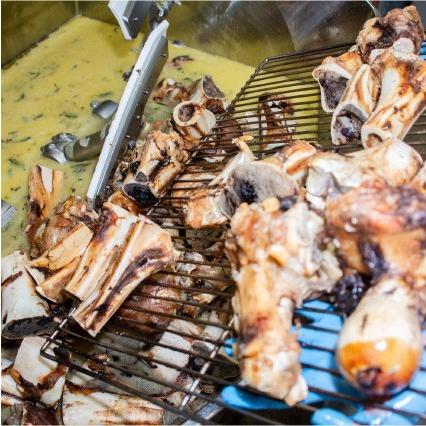 おもてなしギフト カレー＆ビーフシチュー 横須賀の老舗 古敷谷畜産がフォンドボー作りを自ら行ったよこすか海軍カレーとビーフシチュウのセット |  | 04