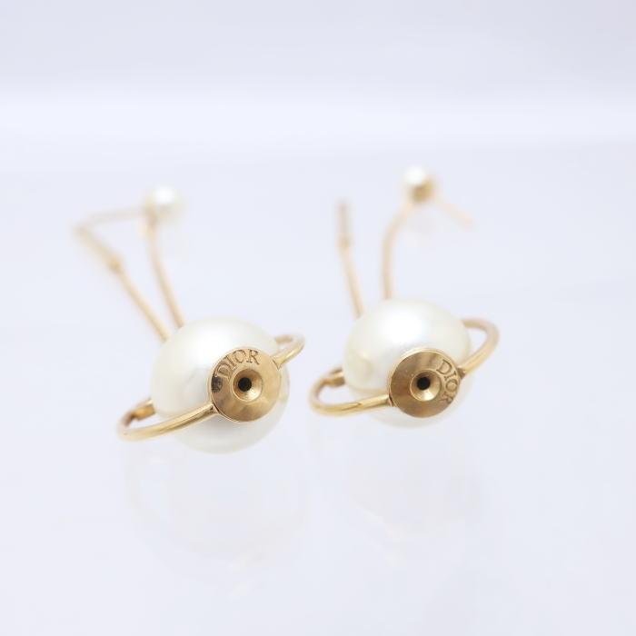 Diorゴールドメッキ パール付きロングピアス Diorゴールドメッキ パール付きロングピアス