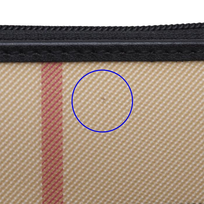 BURBERRY（バーバリー） ラウンドファスナー 二つ折り コンパクト 財布