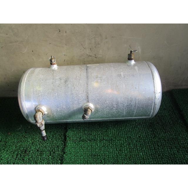 いすゞ大型車 ギガ KL-CXG23X4 エアタンク 左前 1-48371-227-4 TTT 