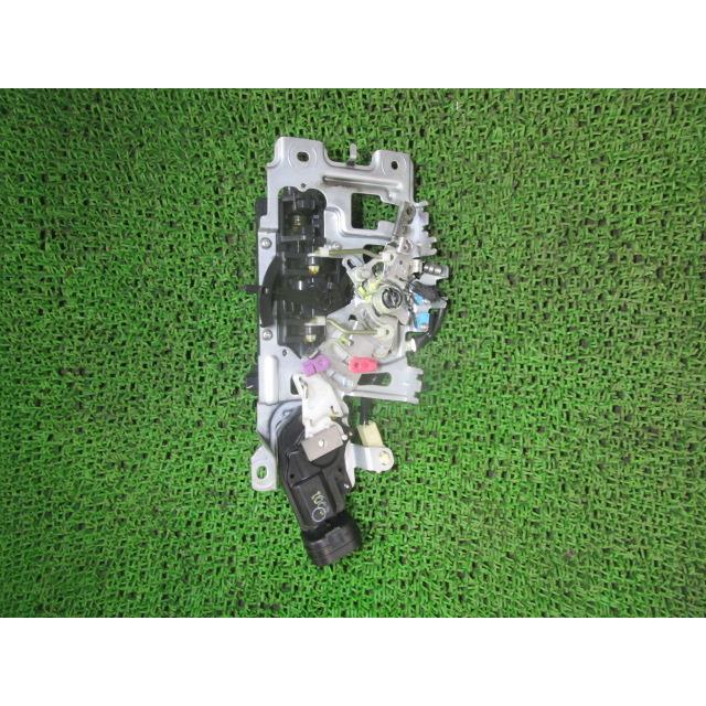 ヴォクシー DBA-ZRR75G 左リアドアロックソレノイド 69640-28240 /50145 : 有限会社大村自動車商会 - 通販 ...