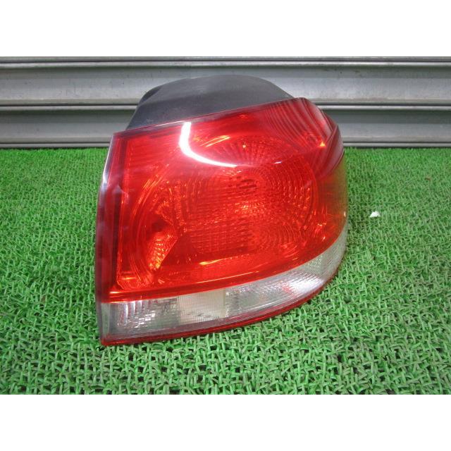 VW ゴルフ ゴルフ6 1KC DBA-1KCAX 右テールランプ 5K0 945 096E /42816 