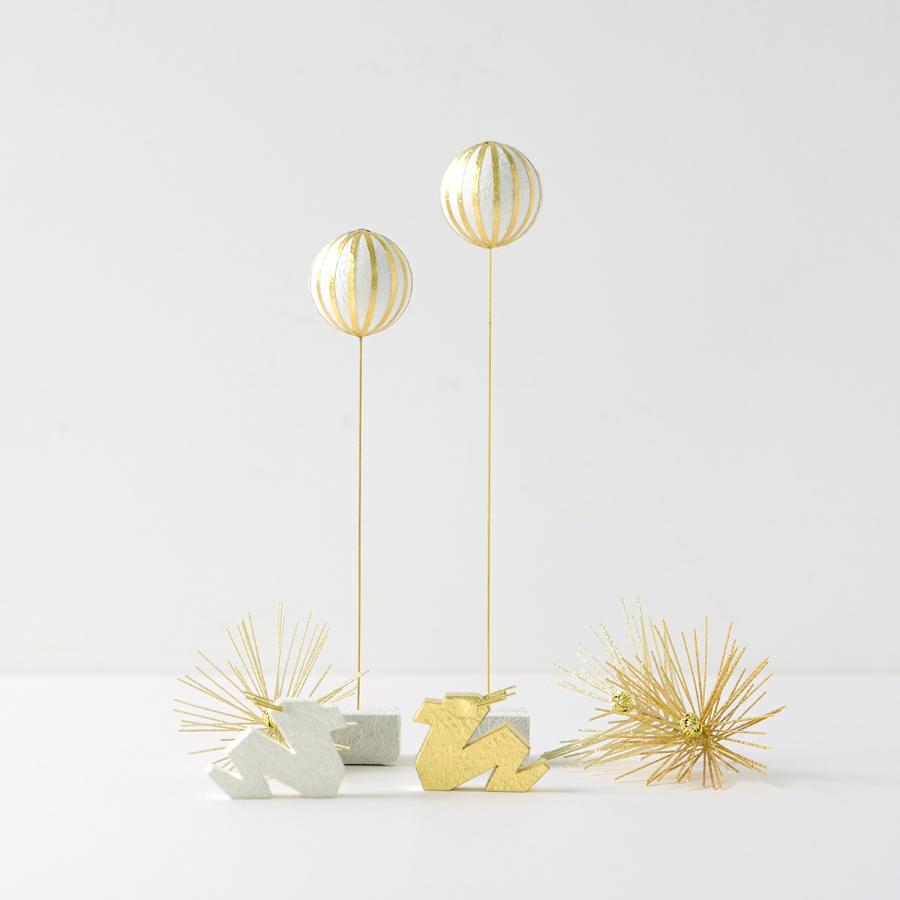 石化柳と縁起良く 山百合や南天、若松を束ねた 和モダンなお正月飾り 御飾り 石化柳と縁起良く 山百合や南天、若松を束ねた 和モダンなお正月