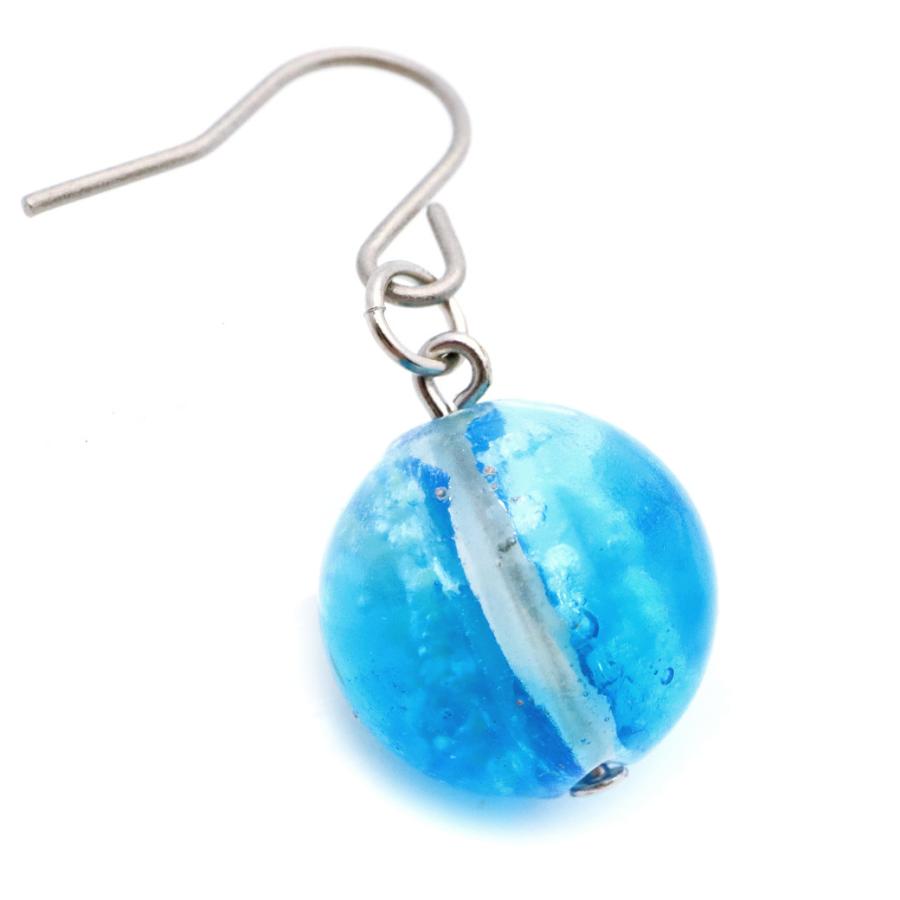 ホタルガラス ピアス レディース パナリブルー 光る 蓄光 チタン製