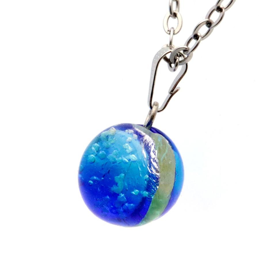 ホタルガラス ネックレス ヨナグニブルー ペンダント 光る 蓄光 とんぼ