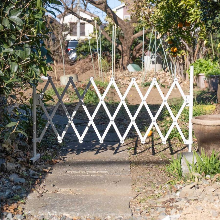 アルミ 伸縮 ゲート フェンス 高さ61〜81cm 幅26〜150cm 置くだけ ペットゲート ペットフェンス 屋内 屋外 防犯 侵入防止 仕切り 軽量 コンパクト ASF150 |  | 16