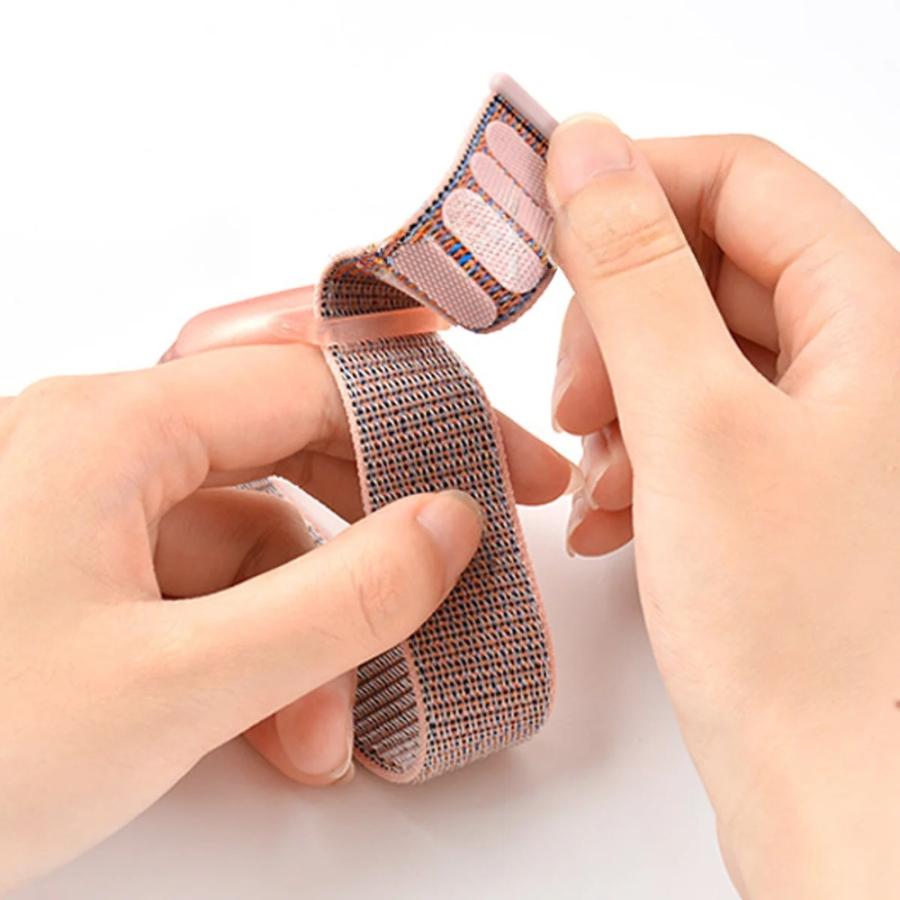 GPSタグ 子供用 リストバンド 迷子対策 見守り 腕 子供 iPhone専用 gps 軽量 調整可能 肌に優しい |  | 12