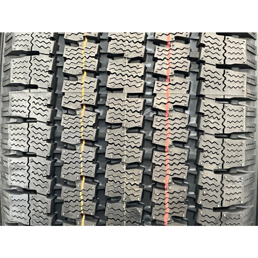 在庫1台分のみ！特価！未使用スタッドレスタイヤ4本セット！グランエースに！TOYO デルベックス935　235/60R17 109/107 2021年製造！ TOYO TIRES（トーヨータイヤ） 未使用 4本セット 235/60R17 109/107N