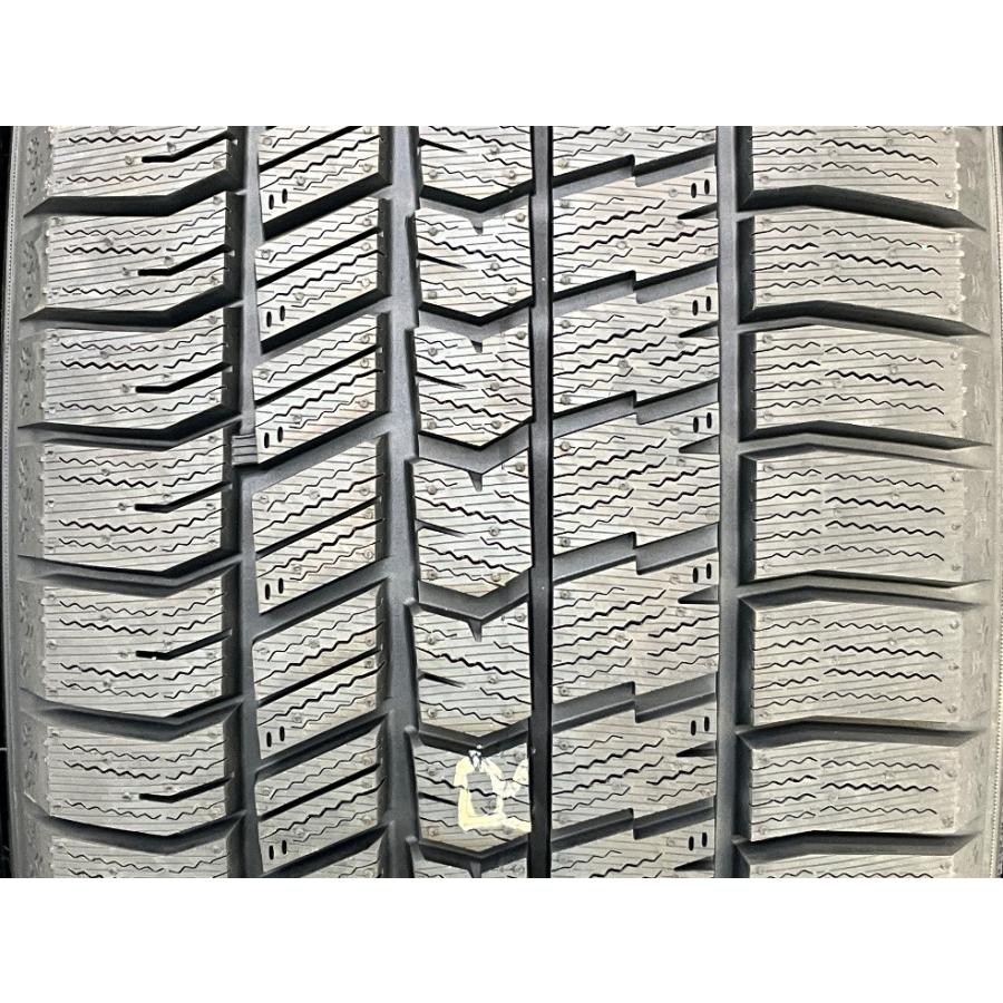 スタッドレスタイヤ　235／45R18 94Q 4セット グッドイヤー（GOODYEAR） 未使用 4本セット 235/45R18 94Q ICENAVI8