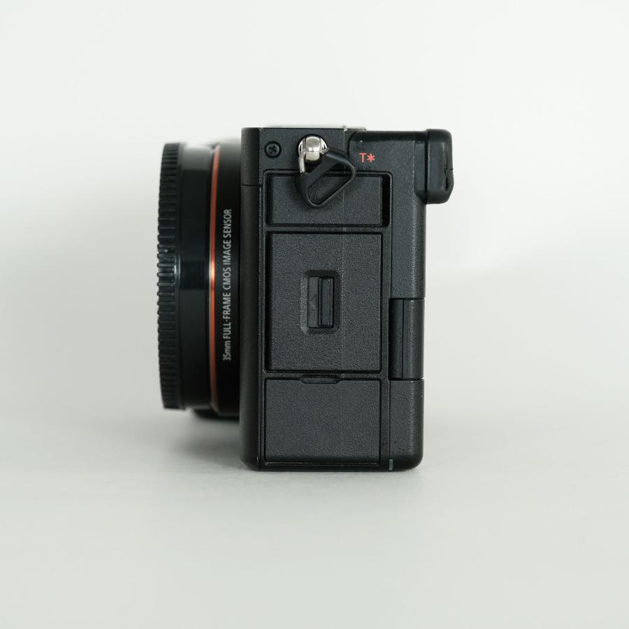 【シャッター数2,484枚！美品！！】　SONY a7c 本体のみ！ sd1_ccad3c4ac44aa50c4ec8fac546