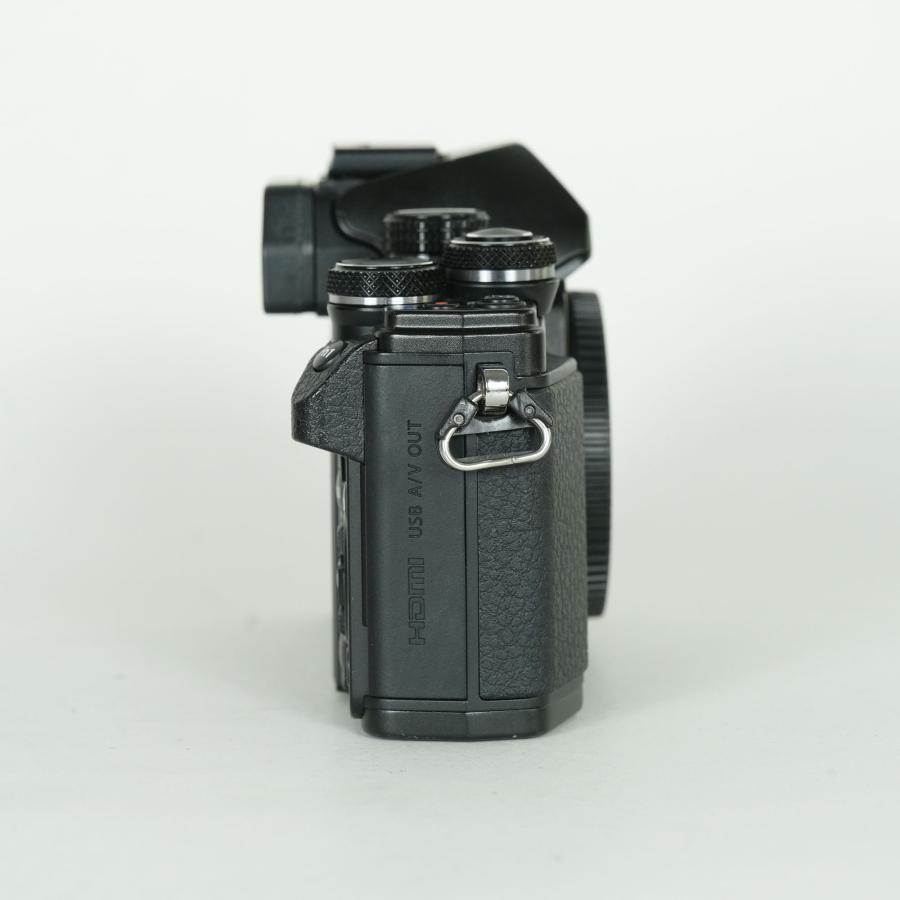 美品 | シャッター数2,600回] OLYMPUS OM-D E-M10 Mark II [ボディ
