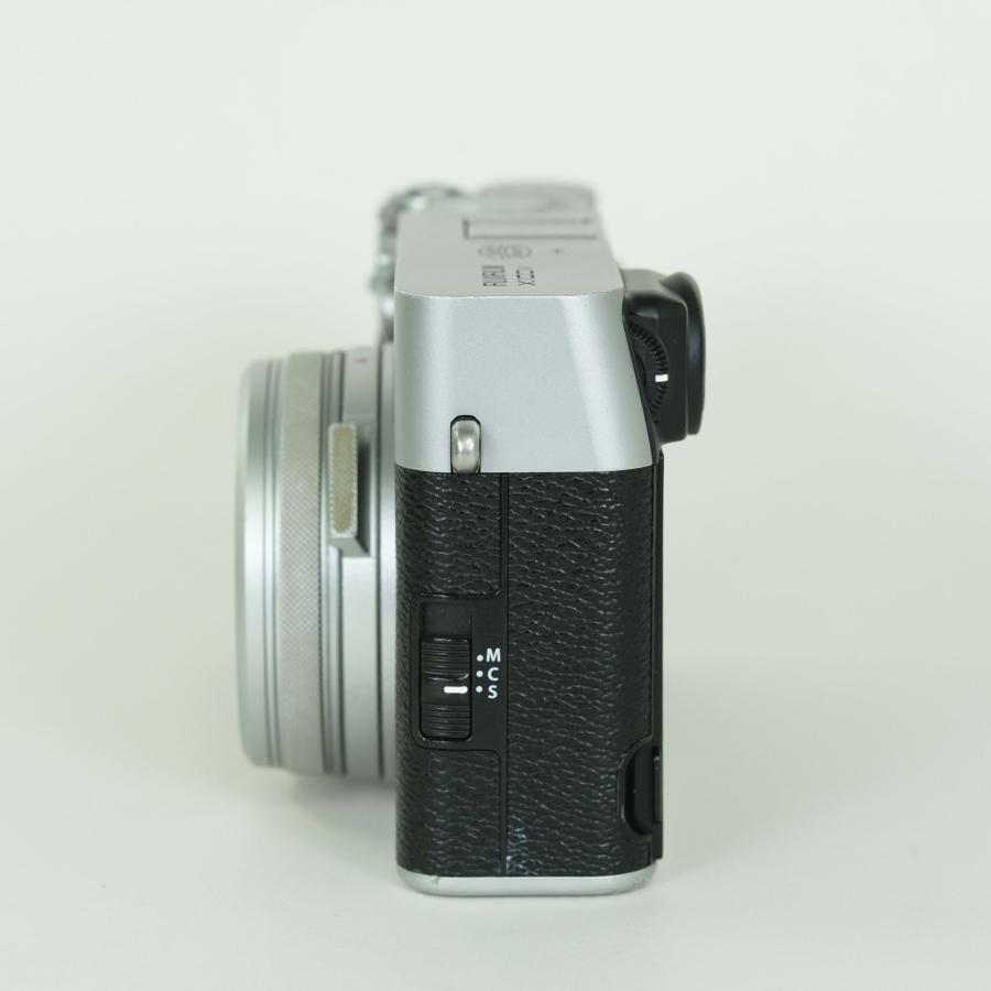 [並品 | シャッター数13，100回] FUJIFILM X100V シルバー | コンパクトデジタルカメラ
