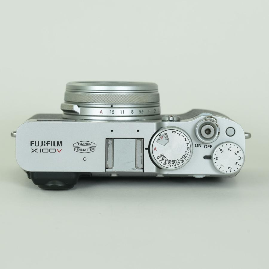 [並品 | シャッター数13，100回] FUJIFILM X100V シルバー | コンパクトデジタルカメラ