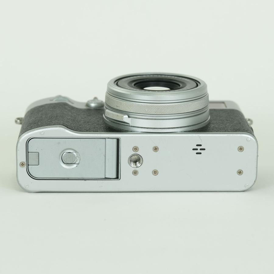[並品 | シャッター数13，100回] FUJIFILM X100V シルバー | コンパクトデジタルカメラ
