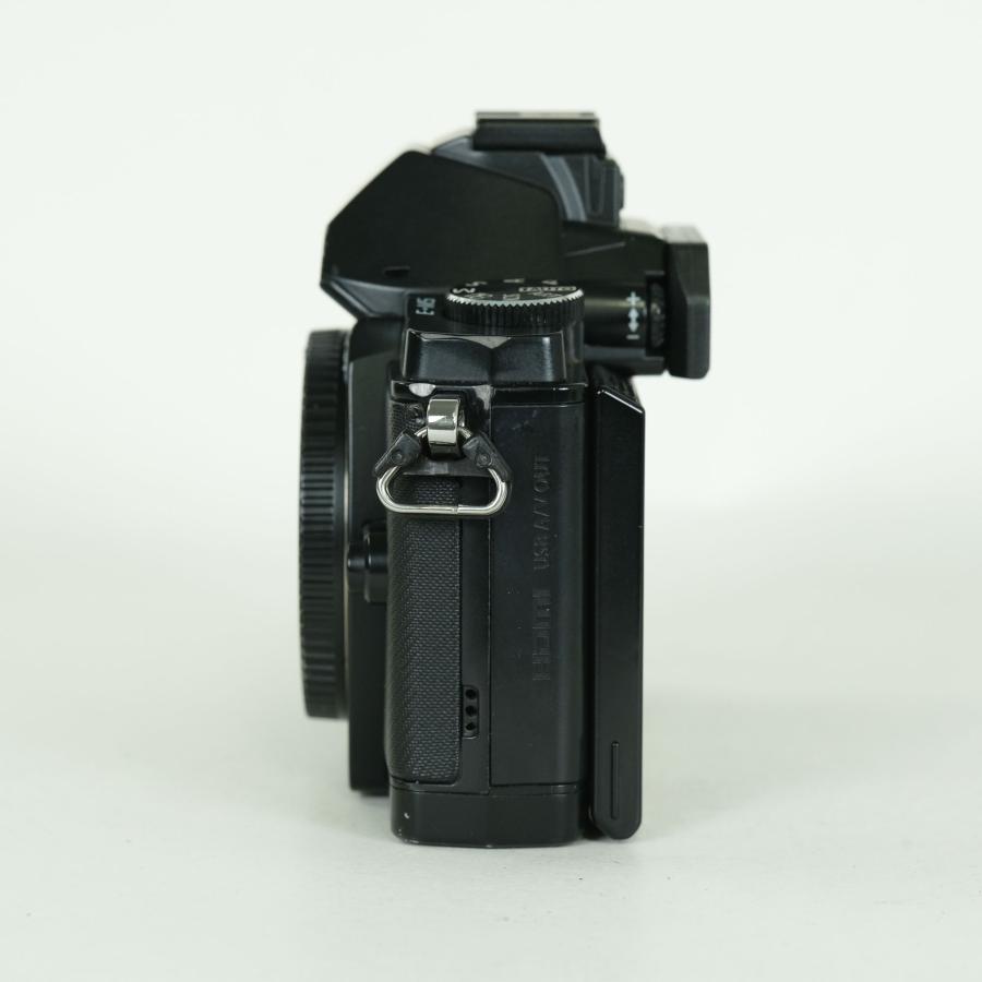 並品] OLYMPUS OM-D E-M5 ボディ ブラック | マイクロフォーサーズ