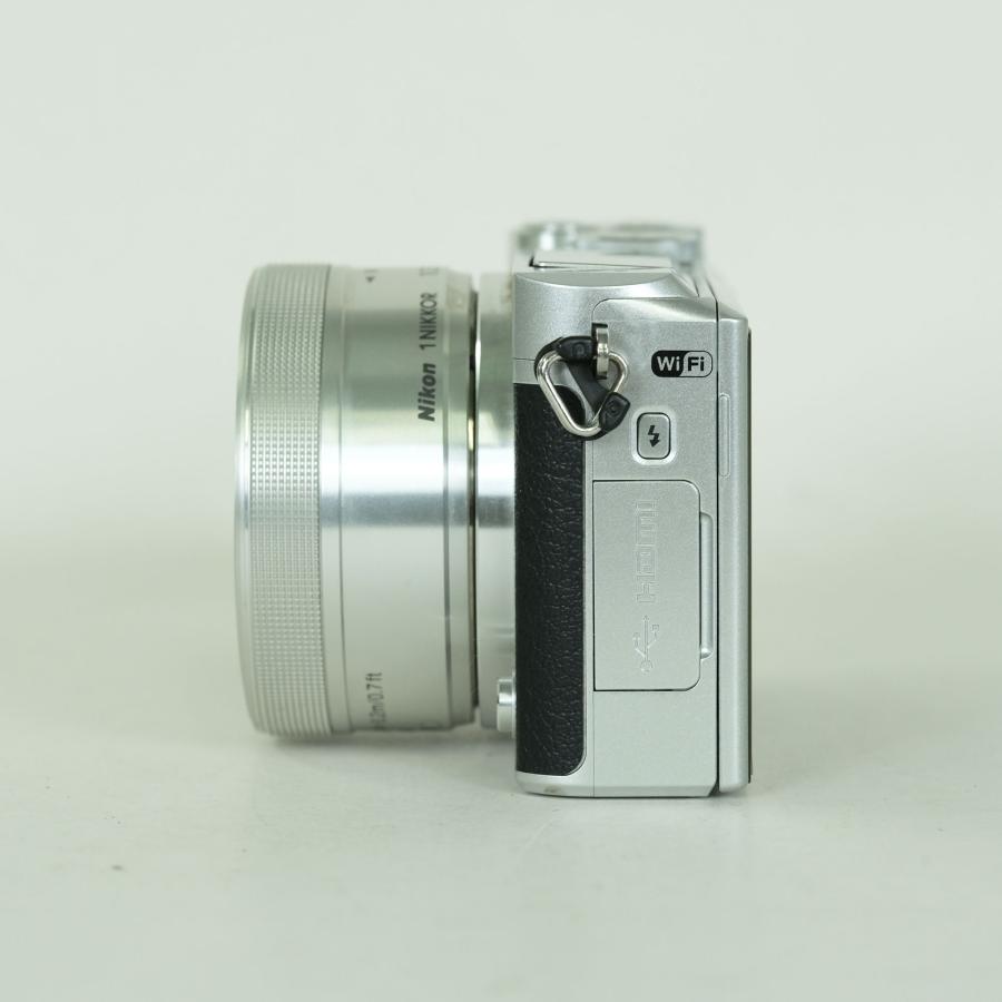 難あり品 | シャッター数2,718回] Nikon Nikon1 J5 標準パワーズーム