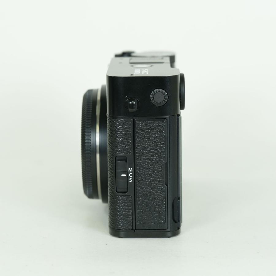 美品 | シャッター数4,396回] FUJIFILM X-E5 [ボディ ブラック] X