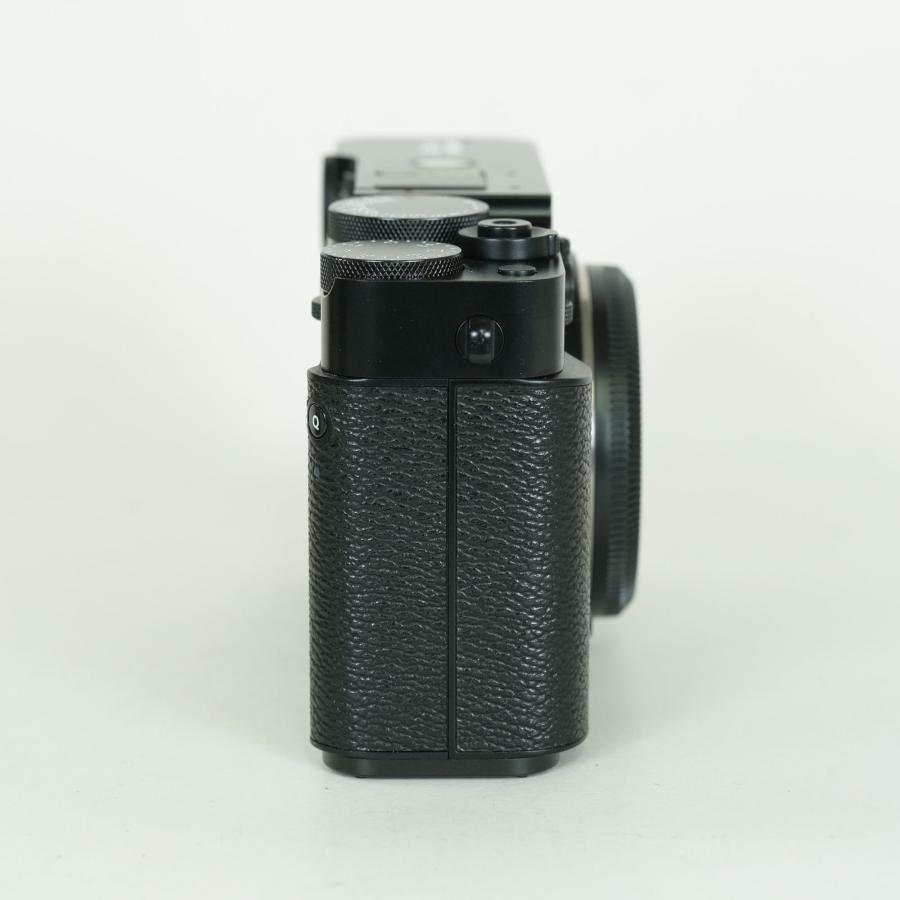 美品 | シャッター数4,396回] FUJIFILM X-E5 [ボディ ブラック] X