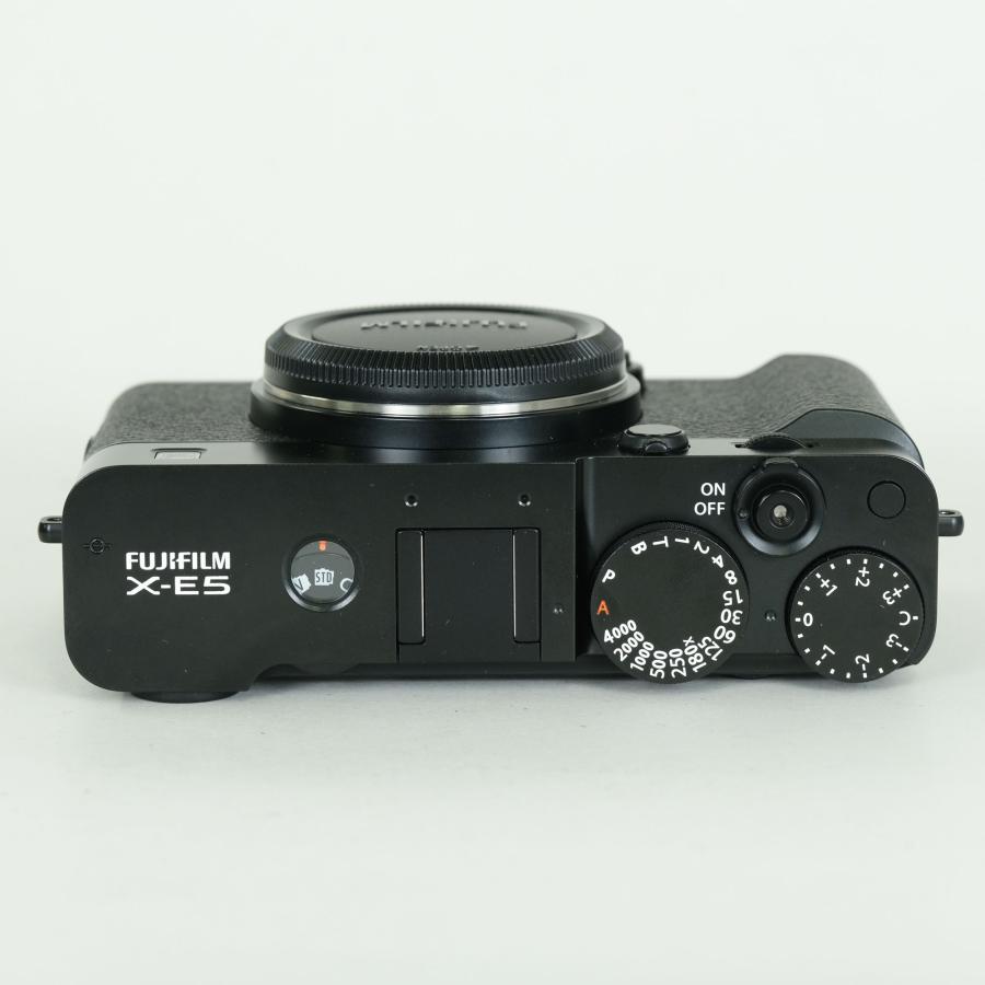 美品 | シャッター数4,396回] FUJIFILM X-E5 [ボディ ブラック] X
