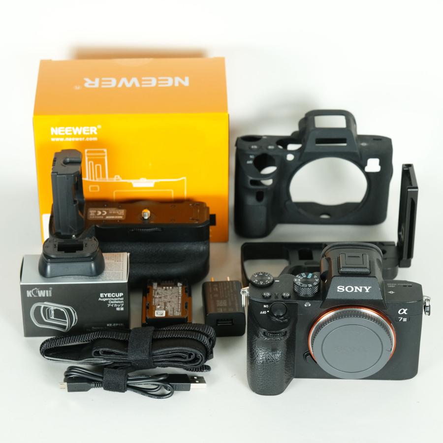 良品 | 別売り付属品多数] SONY α7 III（ILCE-7M3） [ボディ] E