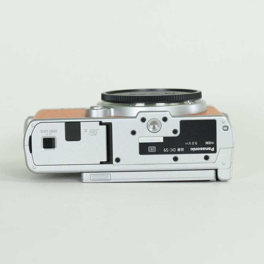 良品] Panasonic LUMIX DC-S9 [キャメルオレンジ] | LEICA Lマウント