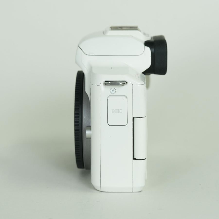 並品 | バッテリー2個付] Canon EOS Kiss M2 [ボディ ホワイト] EF-M